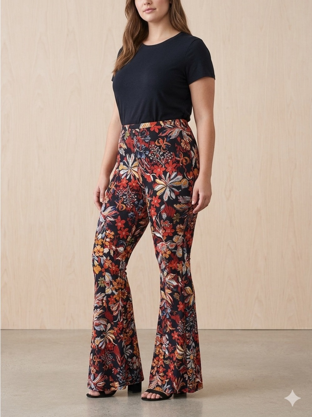 Floral High-Waist Flared Pants - Black Multi